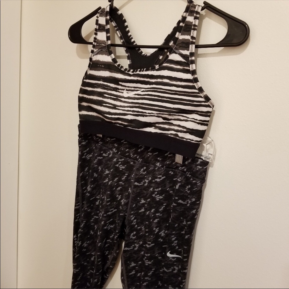 Nike small workout bra and leggings